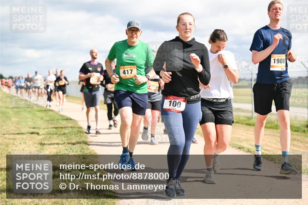 14.09.2025 - Airport Race Dr. Thomas Lammeyer http://msf.ph/oto/8878000 14.09.2025 12:25:00 Laufen 417, 2058, 100, 1980, 1980 meine-sportfotos.de