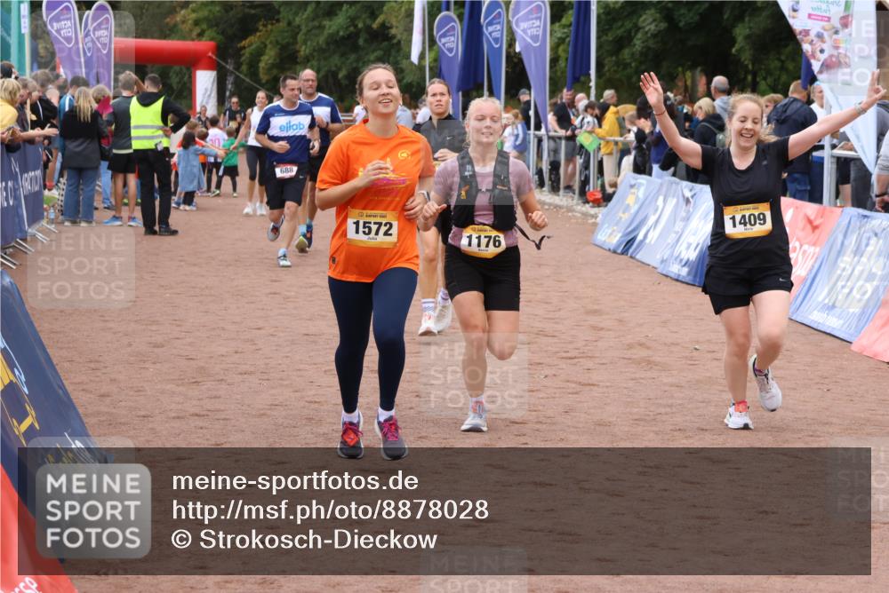 14.09.2025 - Airport Race Strokosch-Dieckow http://msf.ph/oto/8878028 14.09.2025 12:36:40 Ziel 489, 688, 866, 993, 1176, 1409, 1572, 1712, 2044 meine-sportfotos.de