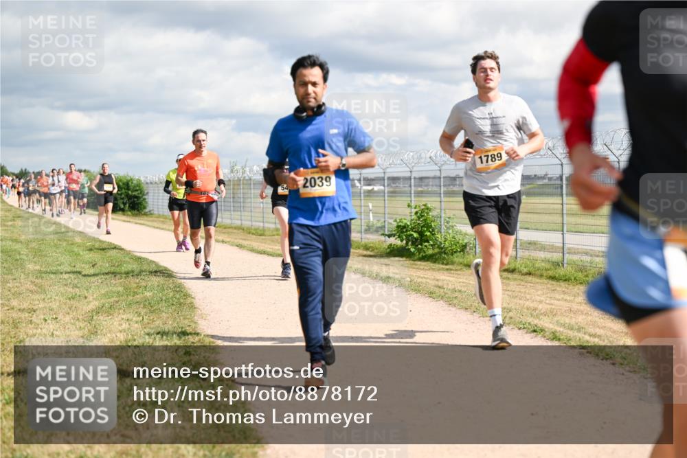 14.09.2025 - Airport Race Dr. Thomas Lammeyer http://msf.ph/oto/8878172 14.09.2025 12:25:21 Laufen 54, 2039, 1789 meine-sportfotos.de