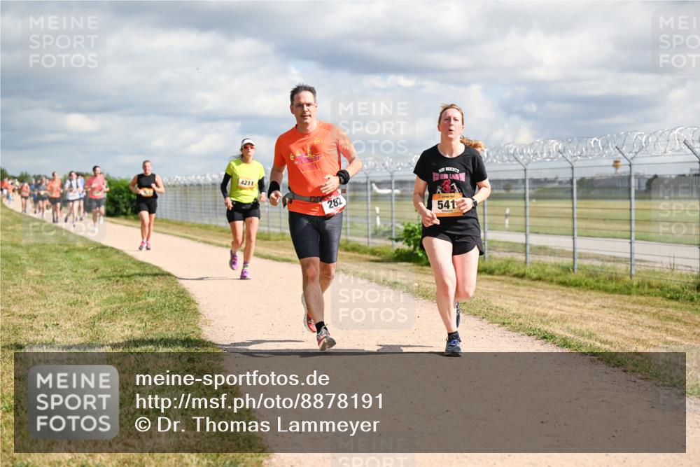 14.09.2025 - Airport Race Dr. Thomas Lammeyer http://msf.ph/oto/8878191 14.09.2025 12:25:23 Laufen 4211, 282, 541 meine-sportfotos.de