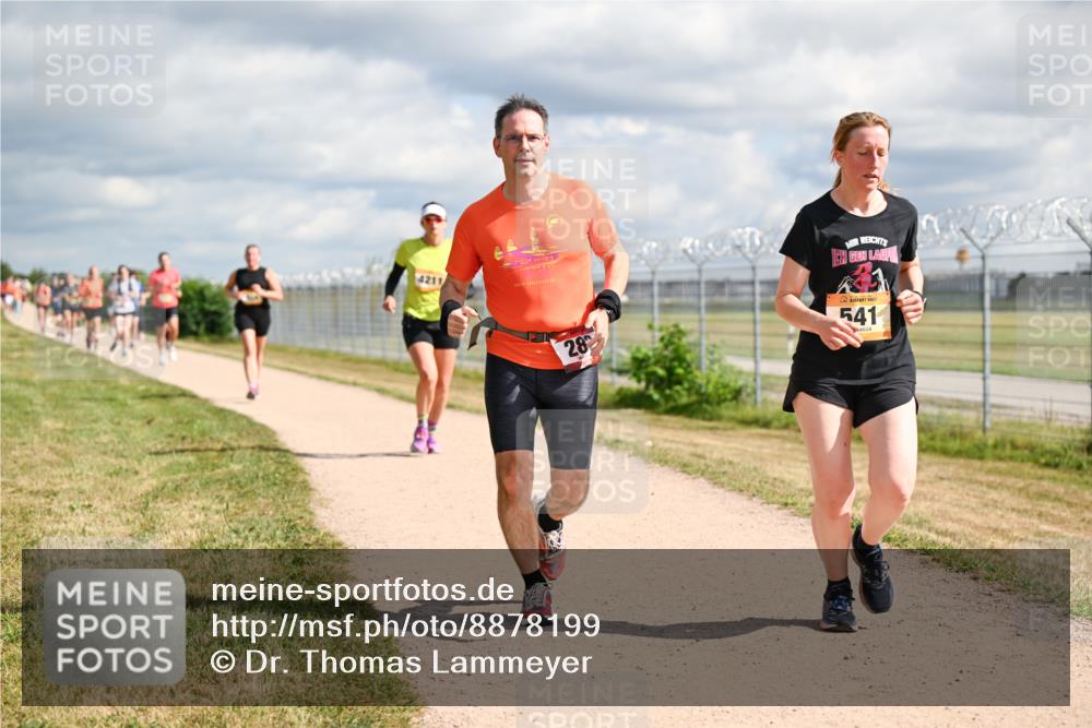 14.09.2025 - Airport Race Dr. Thomas Lammeyer http://msf.ph/oto/8878199 14.09.2025 12:25:24 Laufen 4211, 28, 541 meine-sportfotos.de