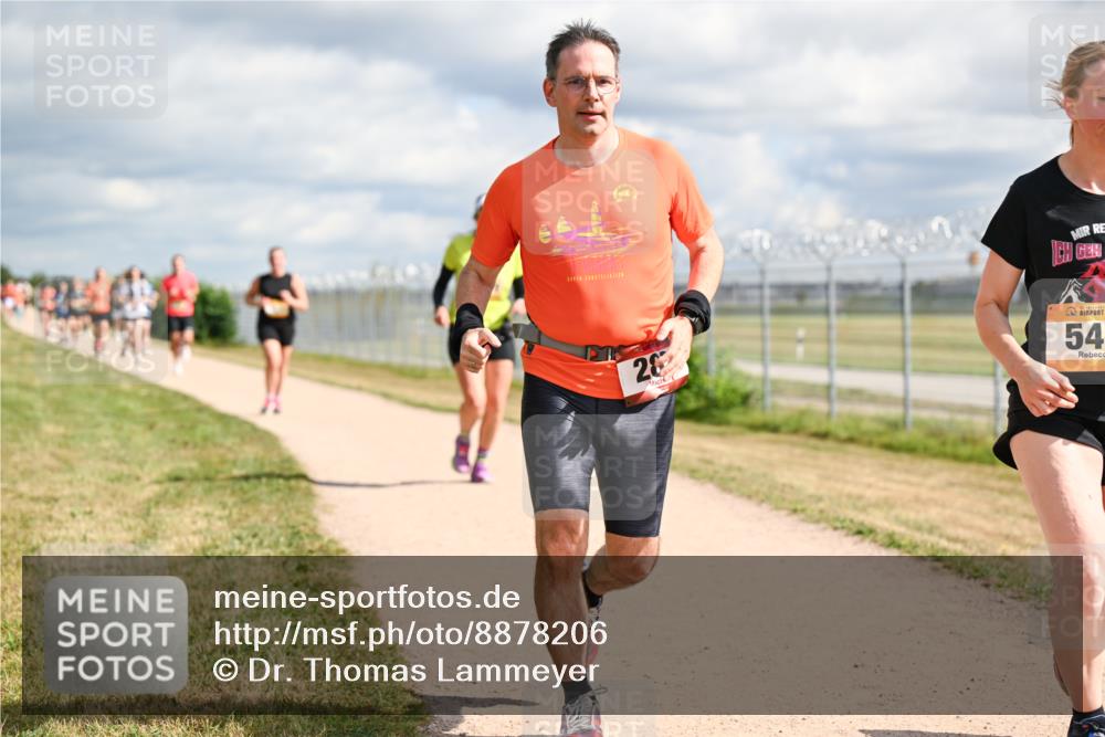 14.09.2025 - Airport Race Dr. Thomas Lammeyer http://msf.ph/oto/8878206 14.09.2025 12:25:25 Laufen 28, 54 meine-sportfotos.de