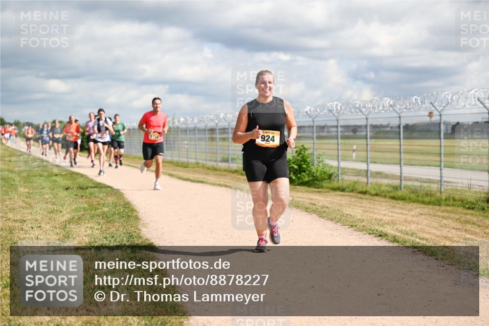 14.09.2025 - Airport Race Dr. Thomas Lammeyer http://msf.ph/oto/8878227 14.09.2025 12:25:29 Laufen 924, 1732 meine-sportfotos.de