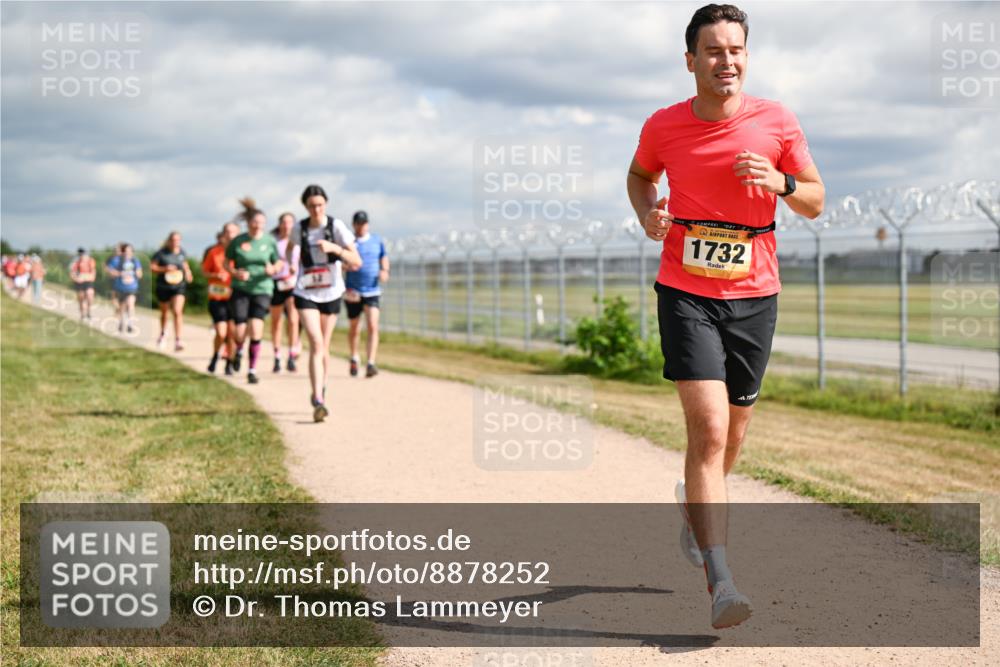 14.09.2025 - Airport Race Dr. Thomas Lammeyer http://msf.ph/oto/8878252 14.09.2025 12:25:33 Laufen 1732 meine-sportfotos.de