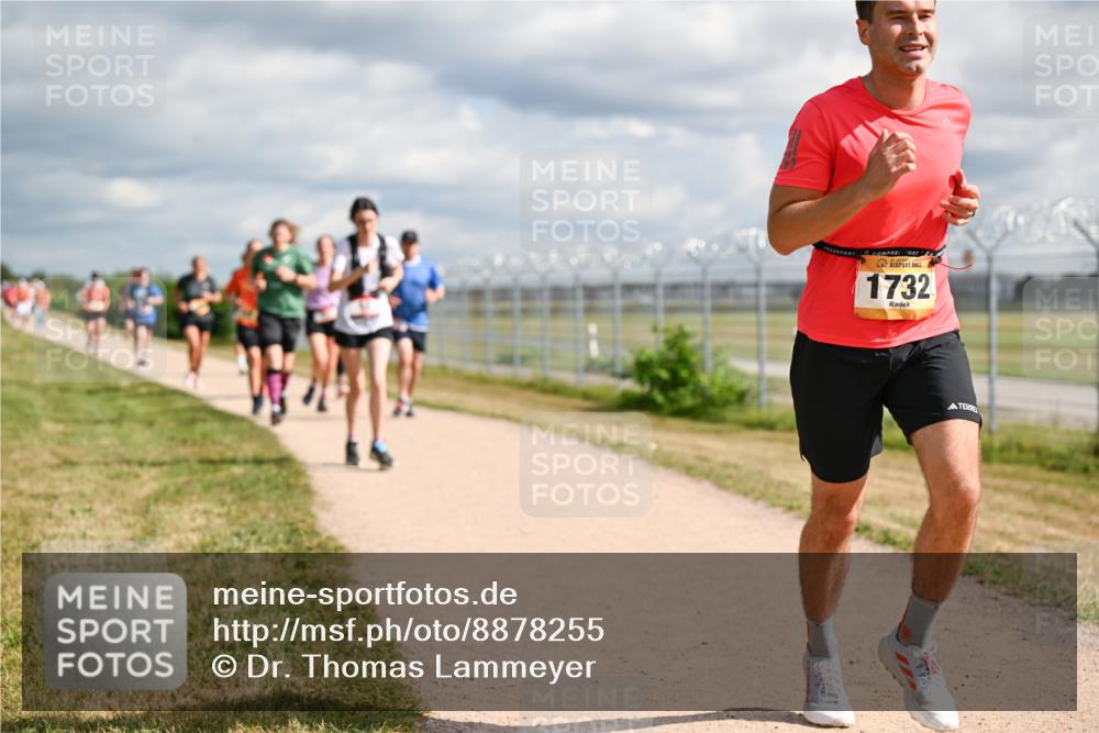 14.09.2025 - Airport Race Dr. Thomas Lammeyer http://msf.ph/oto/8878255 14.09.2025 12:25:34 Laufen 1732 meine-sportfotos.de