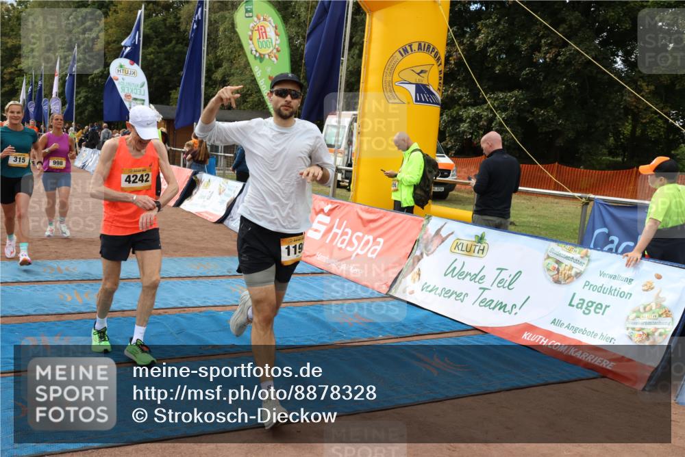 14.09.2025 - Airport Race Strokosch-Dieckow http://msf.ph/oto/8878328 14.09.2025 12:37:41 Ziel 148, 315, 817, 818, 890, 946, 996, 998, 1198, 1222, 1403, 1682, 1889, 2106, 4242 meine-sportfotos.de
