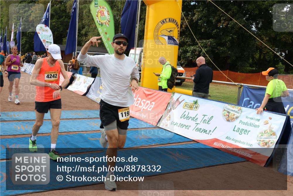 14.09.2025 - Airport Race Strokosch-Dieckow http://msf.ph/oto/8878332 14.09.2025 12:37:41 Ziel 148, 315, 817, 818, 890, 946, 996, 998, 1198, 1222, 1403, 1682, 1889, 2106, 4242 meine-sportfotos.de