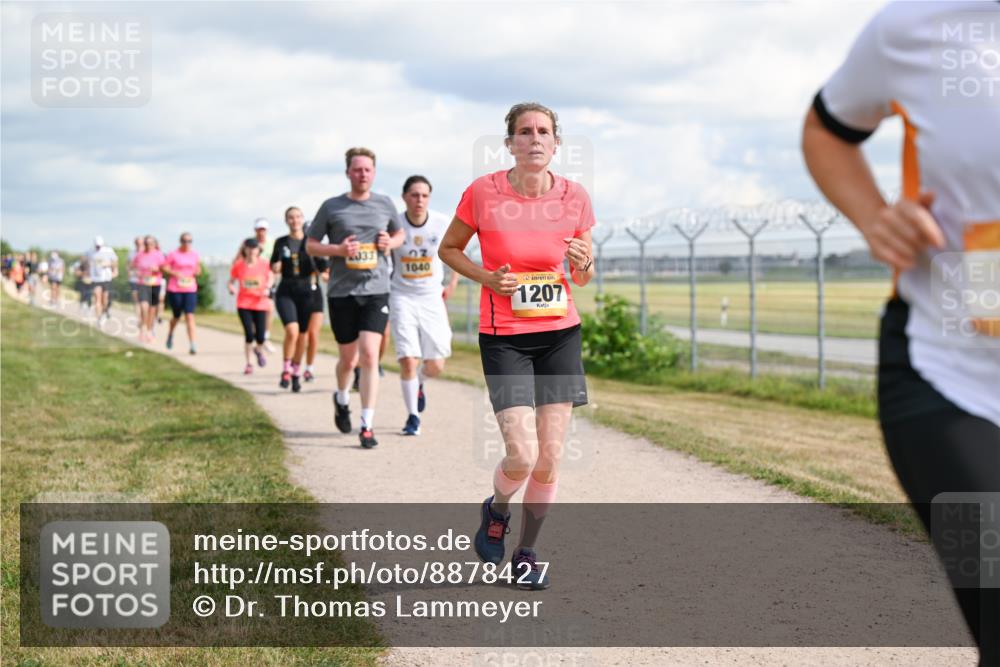 14.09.2025 - Airport Race Dr. Thomas Lammeyer http://msf.ph/oto/8878427 14.09.2025 12:26:09 Laufen 033, 23, 1040, 1207 meine-sportfotos.de