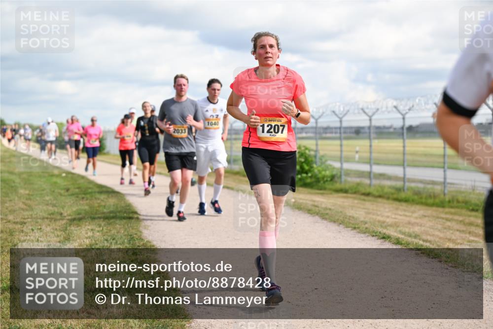14.09.2025 - Airport Race Dr. Thomas Lammeyer http://msf.ph/oto/8878428 14.09.2025 12:26:09 Laufen 27, 1040, 2033, 1207 meine-sportfotos.de