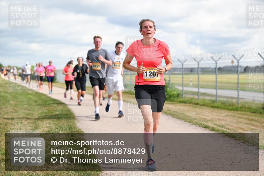 14.09.2025 - Airport Race Dr. Thomas Lammeyer http://msf.ph/oto/8878429 14.09.2025 12:26:09 Laufen 2033, 1040, 120 meine-sportfotos.de