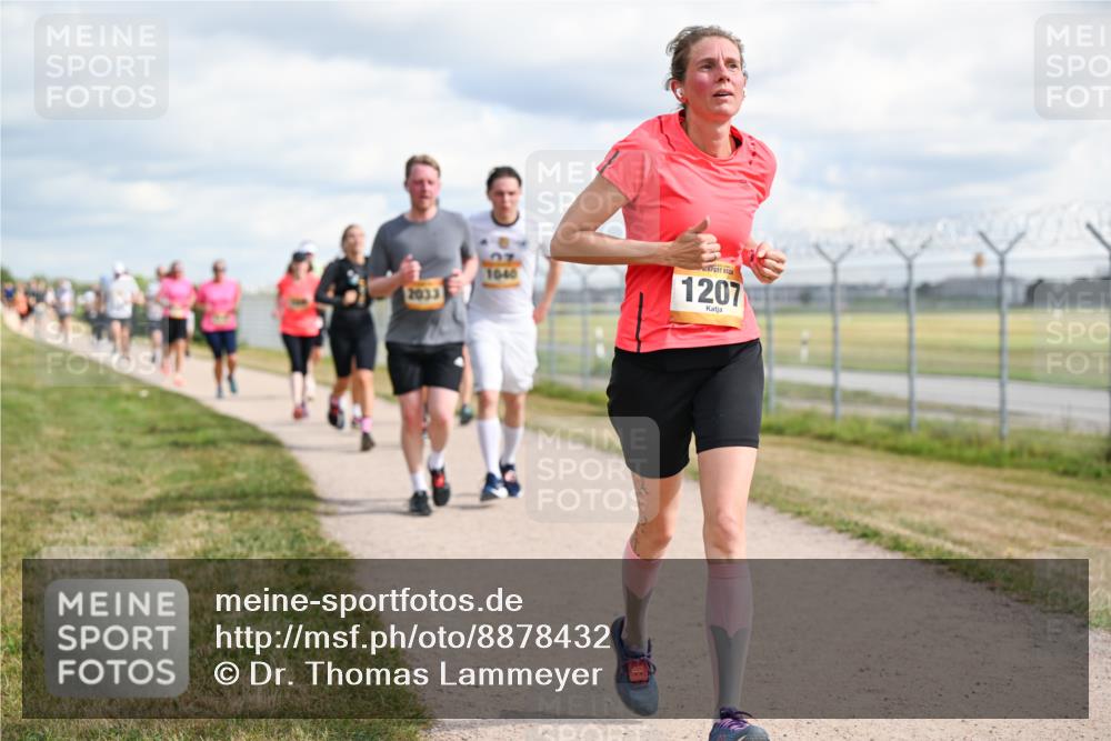 14.09.2025 - Airport Race Dr. Thomas Lammeyer http://msf.ph/oto/8878432 14.09.2025 12:26:09 Laufen 2033, 1040, 1207 meine-sportfotos.de