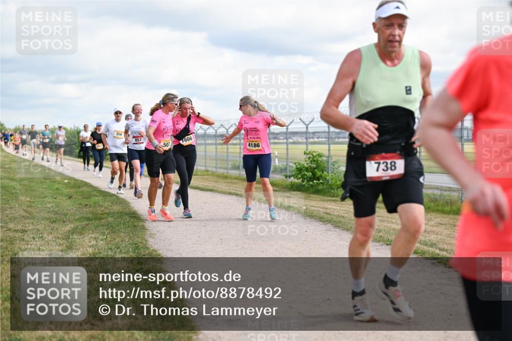 14.09.2025 - Airport Race Dr. Thomas Lammeyer http://msf.ph/oto/8878492 14.09.2025 12:26:16 Laufen 356, 857, 1606, 501, 4186, 738 meine-sportfotos.de