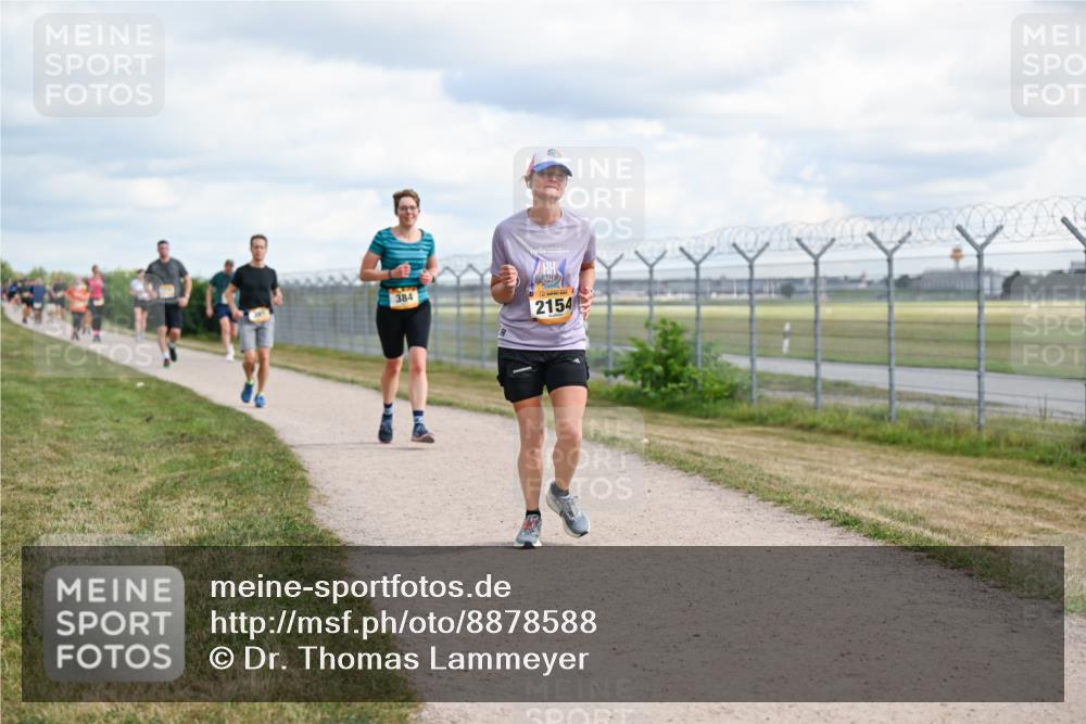 14.09.2025 - Airport Race Dr. Thomas Lammeyer http://msf.ph/oto/8878588 14.09.2025 12:26:28 Laufen 384, 2154 meine-sportfotos.de
