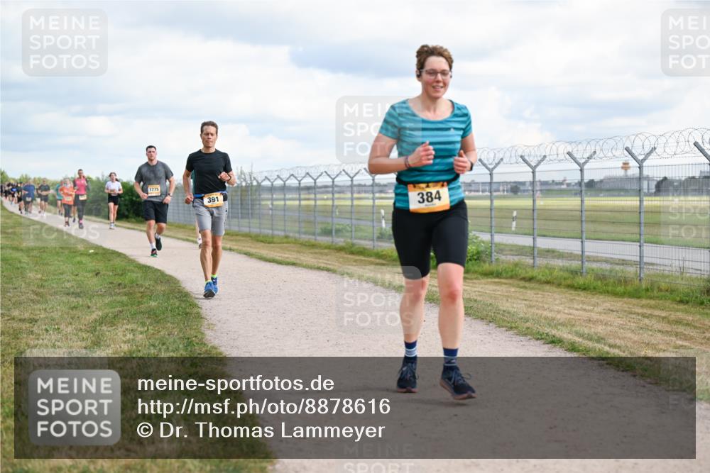 14.09.2025 - Airport Race Dr. Thomas Lammeyer http://msf.ph/oto/8878616 14.09.2025 12:26:31 Laufen 1775, 391, 384 meine-sportfotos.de