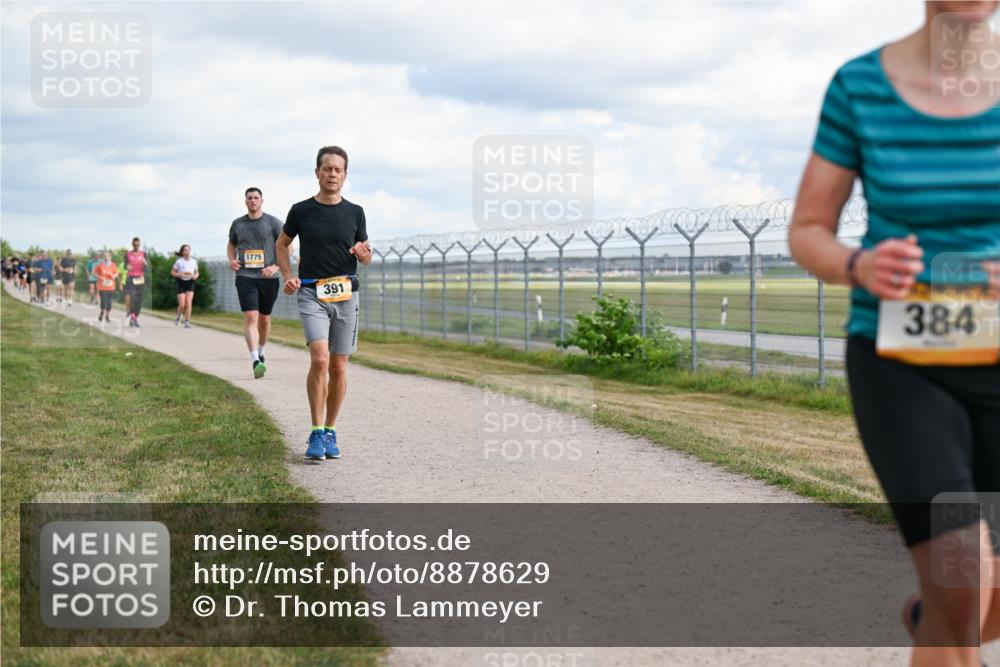 14.09.2025 - Airport Race Dr. Thomas Lammeyer http://msf.ph/oto/8878629 14.09.2025 12:26:32 Laufen 1775, 391, 384 meine-sportfotos.de