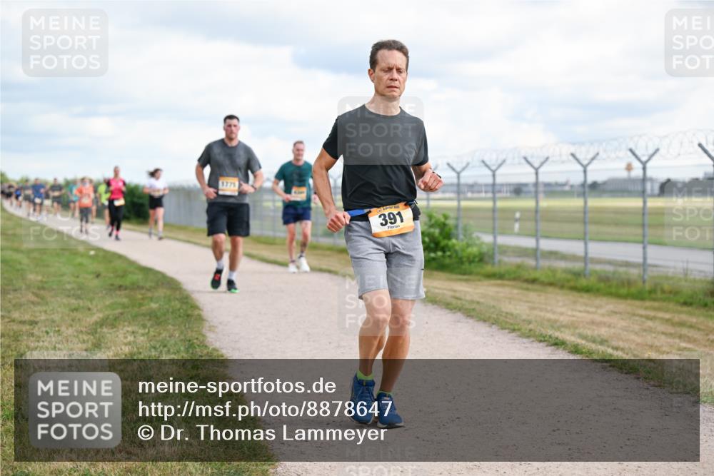 14.09.2025 - Airport Race Dr. Thomas Lammeyer http://msf.ph/oto/8878647 14.09.2025 12:26:35 Laufen 1775, 391 meine-sportfotos.de