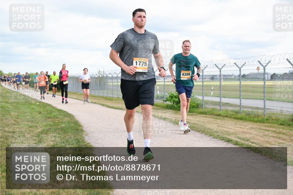 14.09.2025 - Airport Race Dr. Thomas Lammeyer http://msf.ph/oto/8878671 14.09.2025 12:26:37 Laufen 1775, 1775, 4399, 4399 meine-sportfotos.de