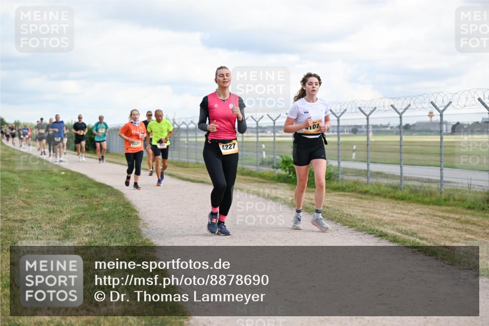 14.09.2025 - Airport Race Dr. Thomas Lammeyer http://msf.ph/oto/8878690 14.09.2025 12:26:43 Laufen 220, 4227, 107 meine-sportfotos.de