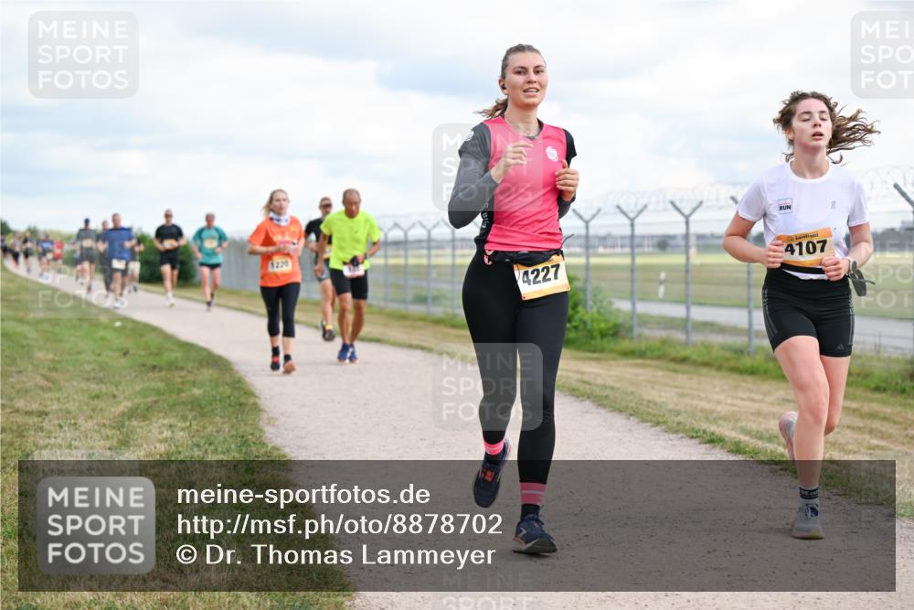 14.09.2025 - Airport Race Dr. Thomas Lammeyer http://msf.ph/oto/8878702 14.09.2025 12:26:45 Laufen 4227, 90, 4107 meine-sportfotos.de