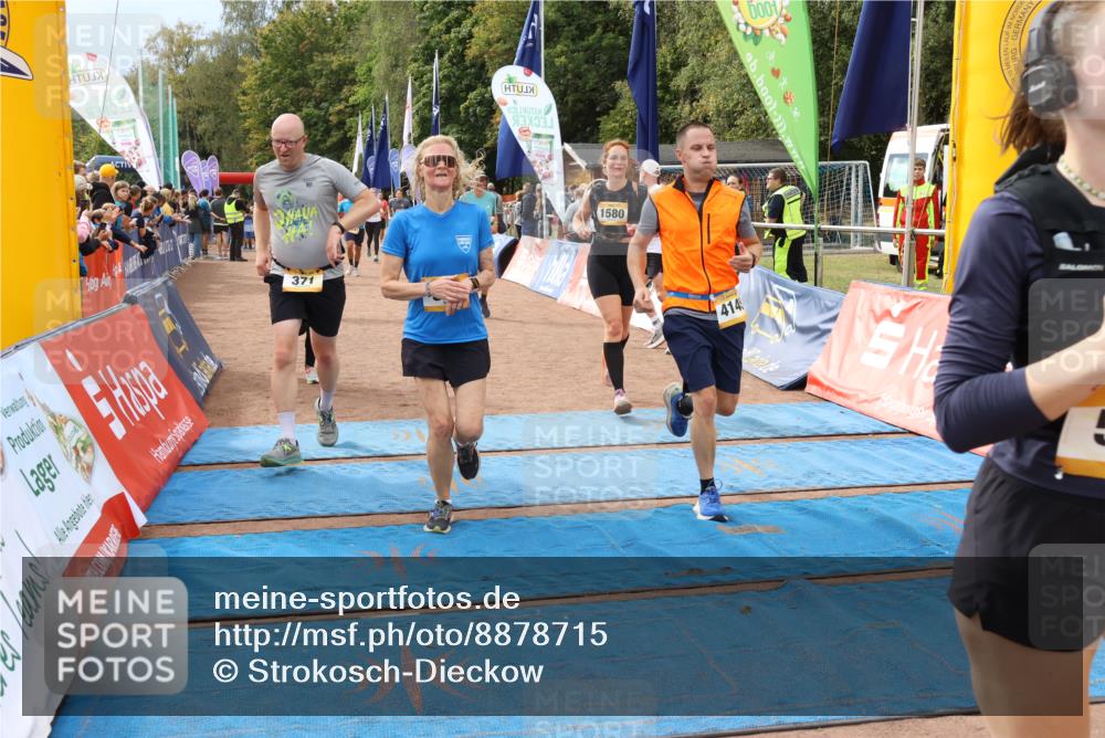 14.09.2025 - Airport Race Strokosch-Dieckow http://msf.ph/oto/8878715 14.09.2025 12:38:22 Ziel 371, 379, 403, 516, 534, 647, 1167, 1241, 1340, 1541, 1580, 1607, 1732, 1774, 4054, 4145 meine-sportfotos.de