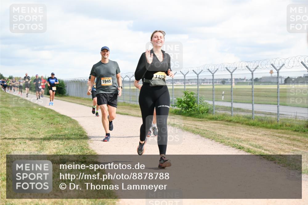 14.09.2025 - Airport Race Dr. Thomas Lammeyer http://msf.ph/oto/8878788 14.09.2025 12:26:57 Laufen 1945, 1480 meine-sportfotos.de