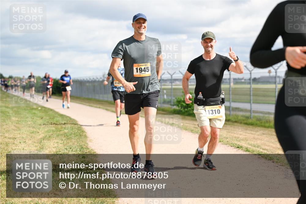 14.09.2025 - Airport Race Dr. Thomas Lammeyer http://msf.ph/oto/8878805 14.09.2025 12:26:59 Laufen 1945, 1310 meine-sportfotos.de