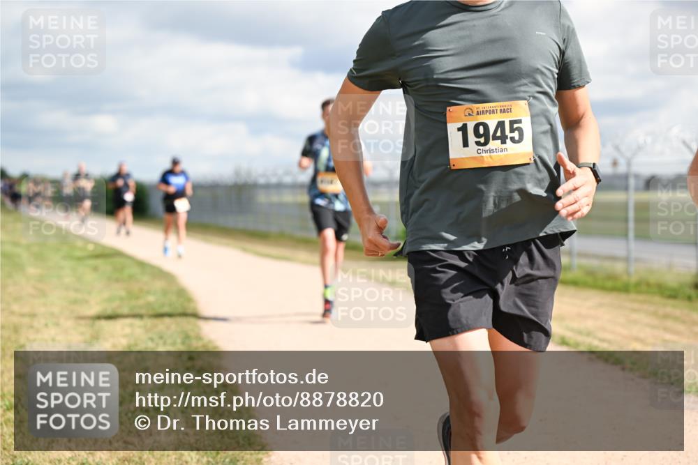 14.09.2025 - Airport Race Dr. Thomas Lammeyer http://msf.ph/oto/8878820 14.09.2025 12:27:00 Laufen 42, 1945 meine-sportfotos.de