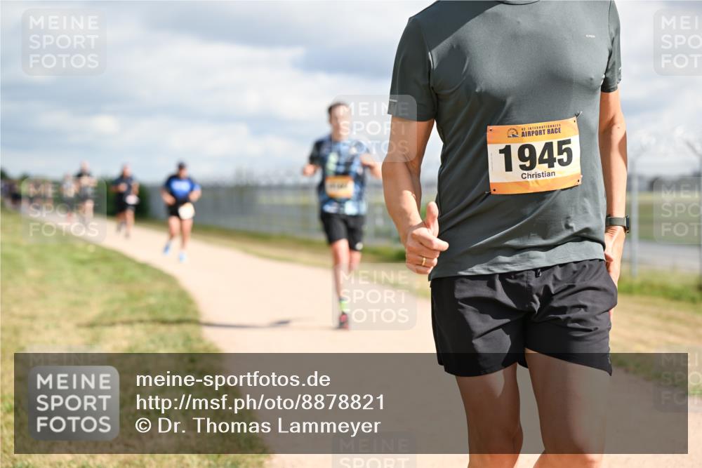 14.09.2025 - Airport Race Dr. Thomas Lammeyer http://msf.ph/oto/8878821 14.09.2025 12:27:00 Laufen 42, 1945 meine-sportfotos.de