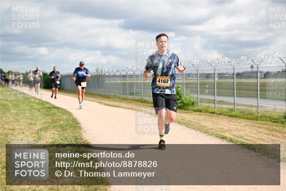 14.09.2025 - Airport Race Dr. Thomas Lammeyer http://msf.ph/oto/8878826 14.09.2025 12:27:01 Laufen 4162 meine-sportfotos.de