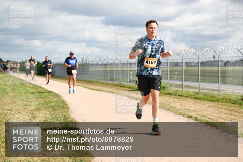 14.09.2025 - Airport Race Dr. Thomas Lammeyer http://msf.ph/oto/8878829 14.09.2025 12:27:02 Laufen 4162 meine-sportfotos.de