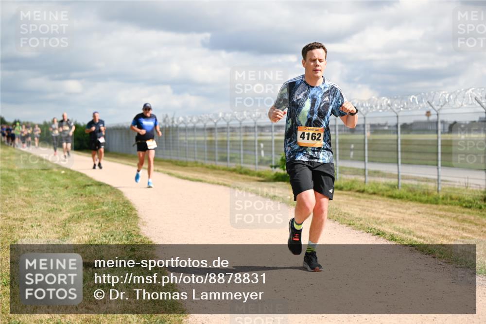 14.09.2025 - Airport Race Dr. Thomas Lammeyer http://msf.ph/oto/8878831 14.09.2025 12:27:02 Laufen 4162 meine-sportfotos.de