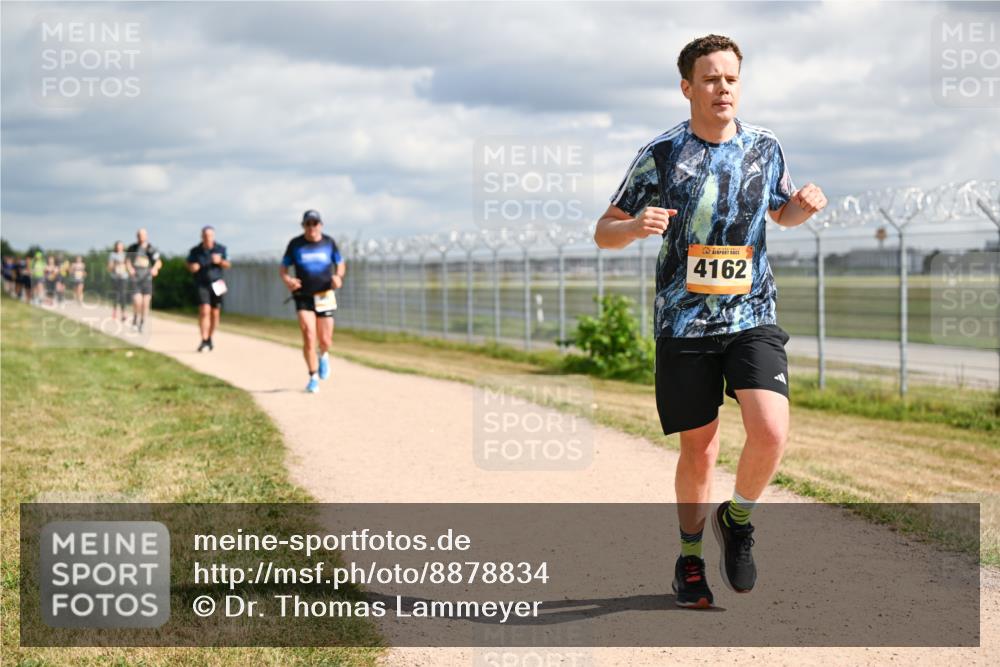14.09.2025 - Airport Race Dr. Thomas Lammeyer http://msf.ph/oto/8878834 14.09.2025 12:27:02 Laufen 4162 meine-sportfotos.de