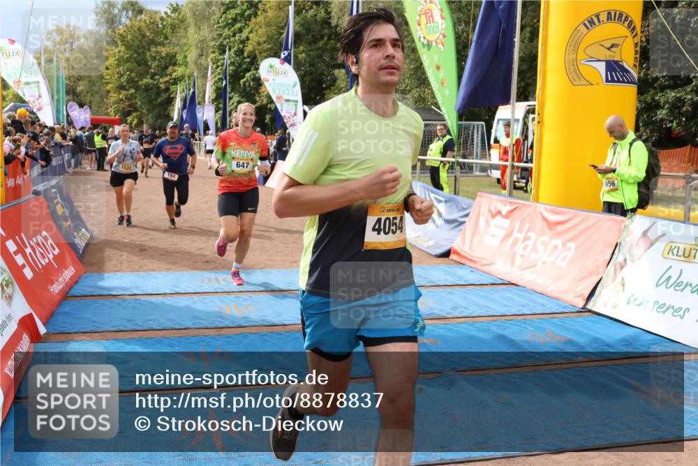 14.09.2025 - Airport Race Strokosch-Dieckow http://msf.ph/oto/8878837 14.09.2025 12:38:31 Ziel 194, 289, 403, 506, 647, 1241, 1340, 1393, 1532, 1607, 1732, 1936, 4054, 4228 meine-sportfotos.de