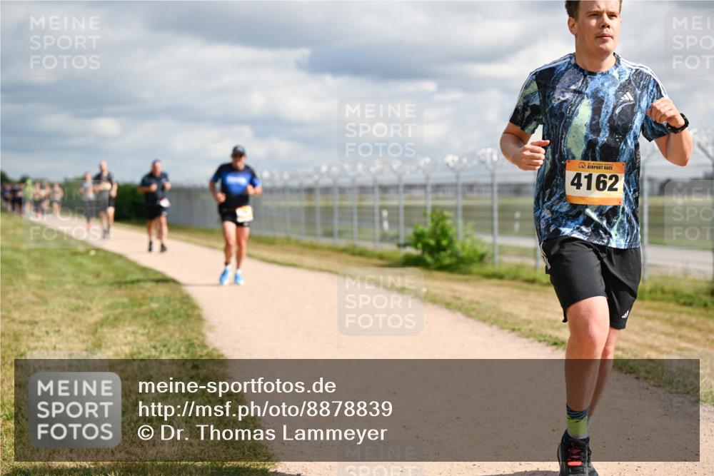 14.09.2025 - Airport Race Dr. Thomas Lammeyer http://msf.ph/oto/8878839 14.09.2025 12:27:03 Laufen 4162 meine-sportfotos.de