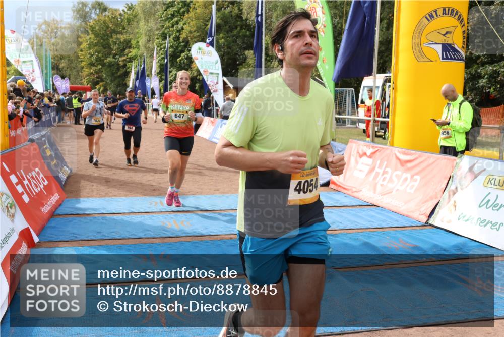 14.09.2025 - Airport Race Strokosch-Dieckow http://msf.ph/oto/8878845 14.09.2025 12:38:31 Ziel 194, 289, 403, 506, 647, 1241, 1340, 1393, 1532, 1607, 1732, 1936, 4054, 4228 meine-sportfotos.de