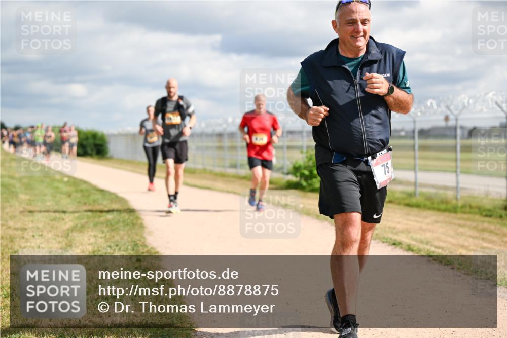 14.09.2025 - Airport Race Dr. Thomas Lammeyer http://msf.ph/oto/8878875 14.09.2025 12:27:10 Laufen 75 meine-sportfotos.de