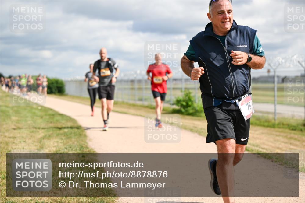 14.09.2025 - Airport Race Dr. Thomas Lammeyer http://msf.ph/oto/8878876 14.09.2025 12:27:10 Laufen 8, 75 meine-sportfotos.de