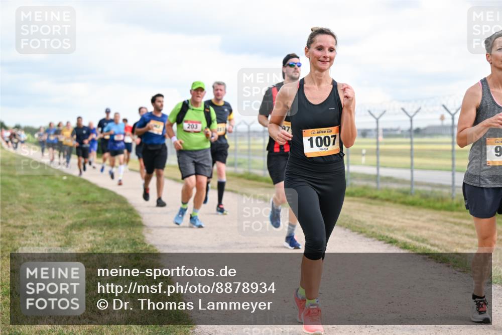 14.09.2025 - Airport Race Dr. Thomas Lammeyer http://msf.ph/oto/8878934 14.09.2025 12:27:25 Laufen 203, 97, 1007, 9 meine-sportfotos.de
