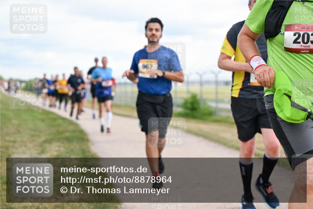14.09.2025 - Airport Race Dr. Thomas Lammeyer http://msf.ph/oto/8878964 14.09.2025 12:27:28 Laufen 42, 203 meine-sportfotos.de