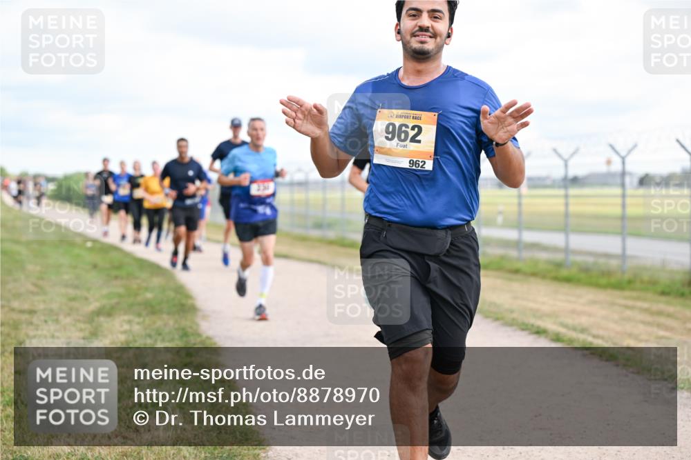 14.09.2025 - Airport Race Dr. Thomas Lammeyer http://msf.ph/oto/8878970 14.09.2025 12:27:29 Laufen 962, 962 meine-sportfotos.de