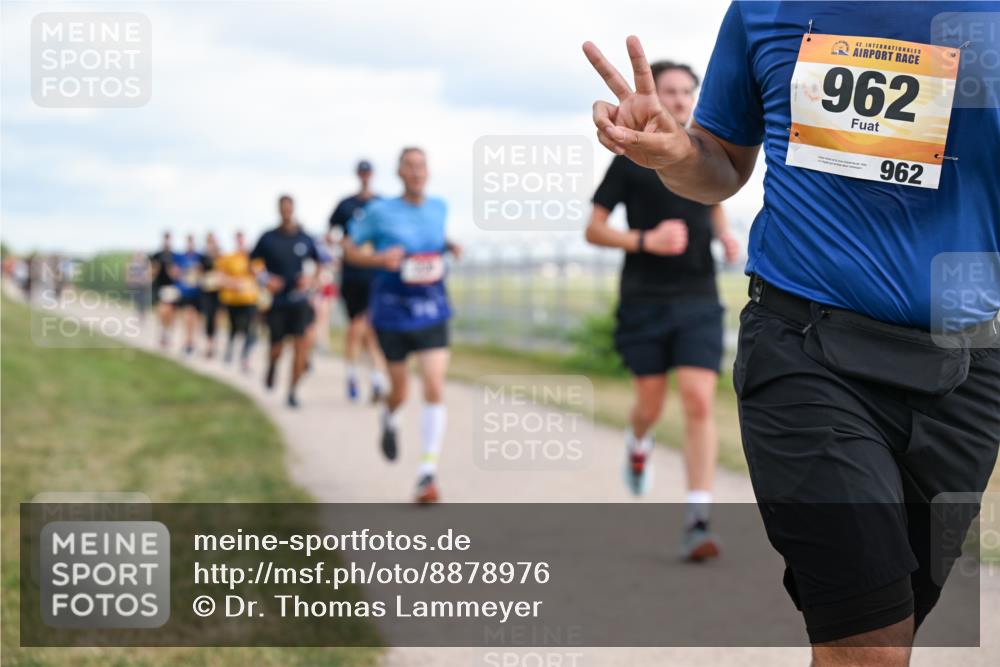 14.09.2025 - Airport Race Dr. Thomas Lammeyer http://msf.ph/oto/8878976 14.09.2025 12:27:30 Laufen 42, 962, 962 meine-sportfotos.de