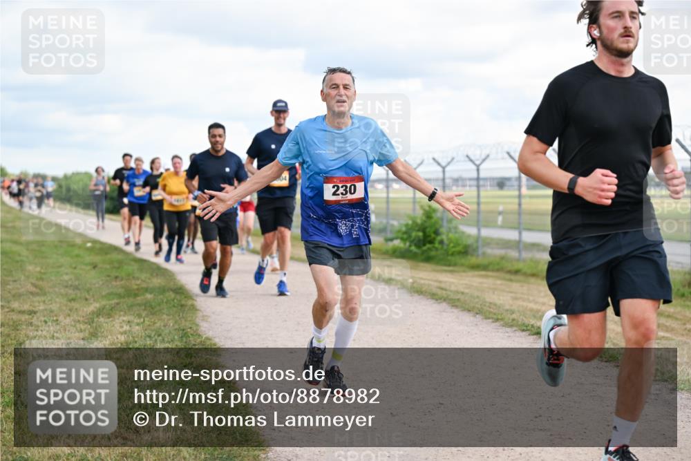 14.09.2025 - Airport Race Dr. Thomas Lammeyer http://msf.ph/oto/8878982 14.09.2025 12:27:31 Laufen 230 meine-sportfotos.de