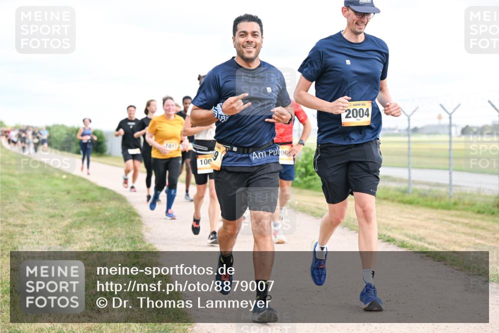 14.09.2025 - Airport Race Dr. Thomas Lammeyer http://msf.ph/oto/8879007 14.09.2025 12:27:33 Laufen 100, 2004 meine-sportfotos.de