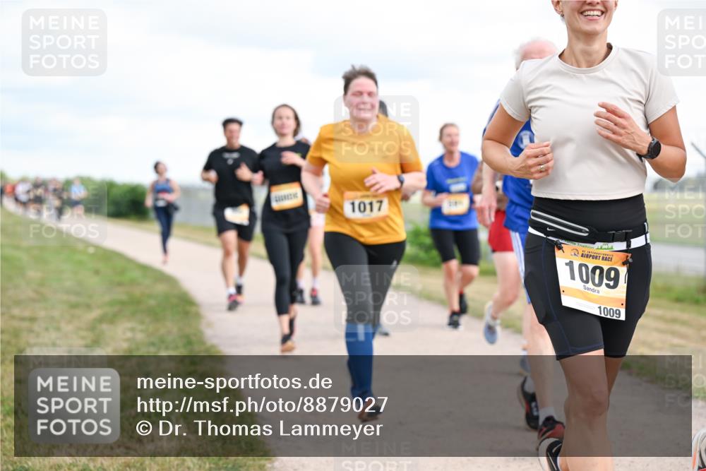 14.09.2025 - Airport Race Dr. Thomas Lammeyer http://msf.ph/oto/8879027 14.09.2025 12:27:36 Laufen 1017, 1009, 1009 meine-sportfotos.de