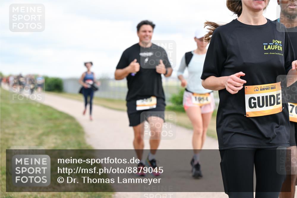 14.09.2025 - Airport Race Dr. Thomas Lammeyer http://msf.ph/oto/8879045 14.09.2025 12:27:38 Laufen 1949, 1954, 42, 70 meine-sportfotos.de