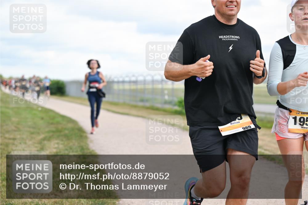 14.09.2025 - Airport Race Dr. Thomas Lammeyer http://msf.ph/oto/8879052 14.09.2025 12:27:39 Laufen 989, 195 meine-sportfotos.de