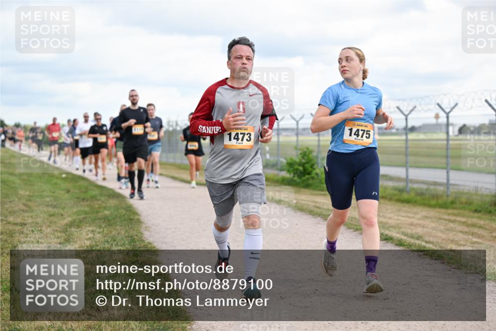 14.09.2025 - Airport Race Dr. Thomas Lammeyer http://msf.ph/oto/8879100 14.09.2025 12:27:51 Laufen 1473, 1475 meine-sportfotos.de