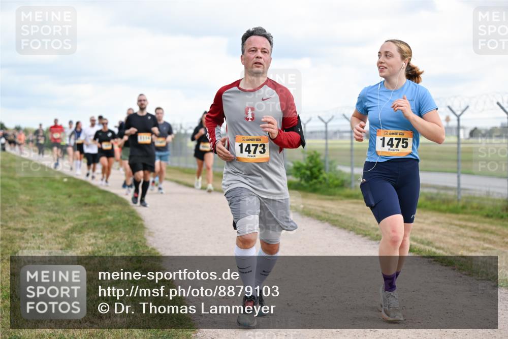 14.09.2025 - Airport Race Dr. Thomas Lammeyer http://msf.ph/oto/8879103 14.09.2025 12:27:52 Laufen 1473, 1475 meine-sportfotos.de