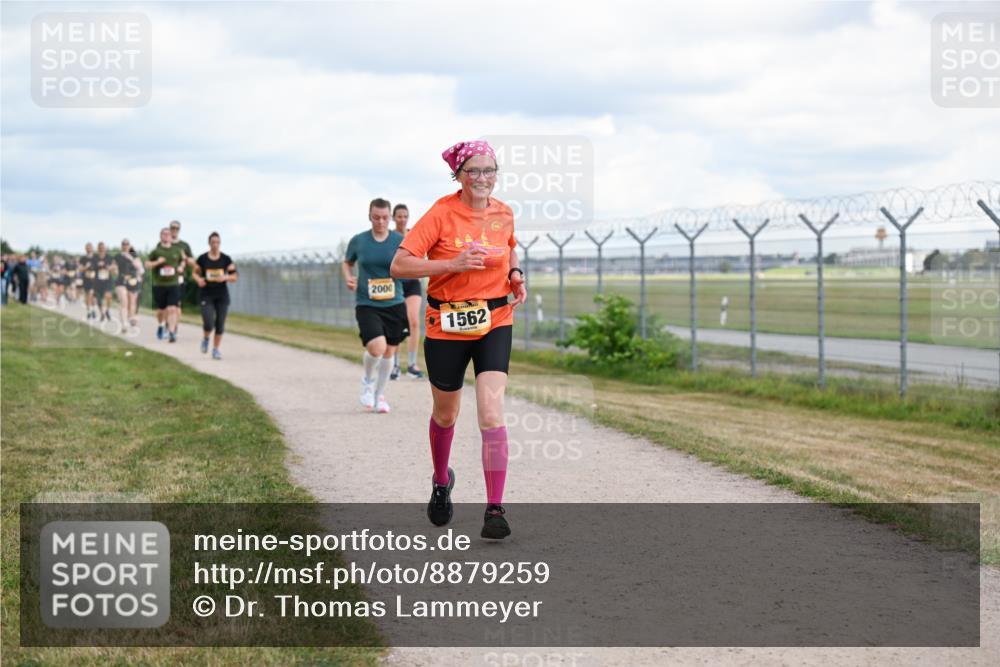 14.09.2025 - Airport Race Dr. Thomas Lammeyer http://msf.ph/oto/8879259 14.09.2025 12:28:15 Laufen 2000, 1562 meine-sportfotos.de