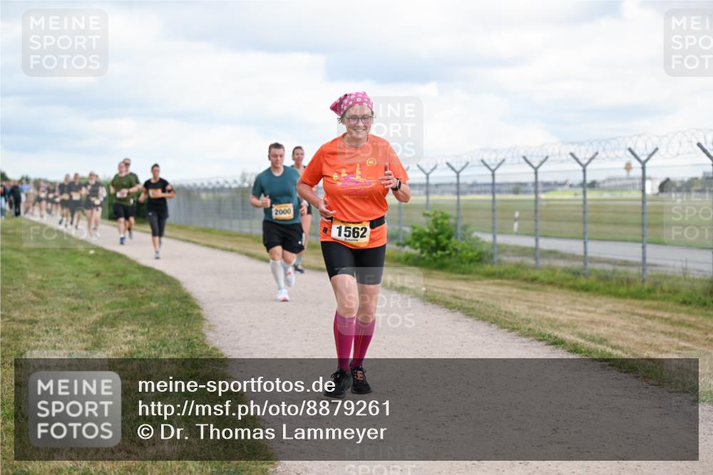 14.09.2025 - Airport Race Dr. Thomas Lammeyer http://msf.ph/oto/8879261 14.09.2025 12:28:15 Laufen 2000, 1562 meine-sportfotos.de